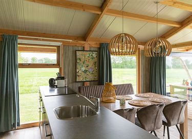 Luxe familielodge met hottub in Twente - 11