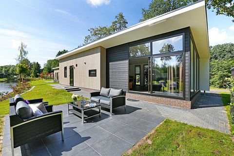 Lodge met privé sauna en terras aan het water - 2