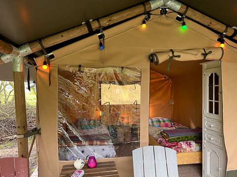 Safaritent voor 2 aan een vijver in Groningen - 4