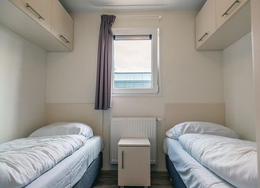8-person holiday home near the water - 8
