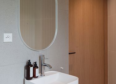 Panoramic suite in Burgundy - 10