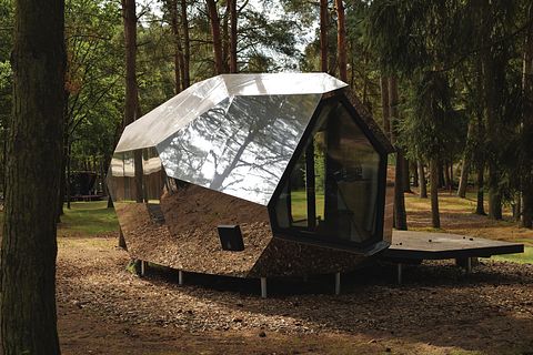 Romantic mirror-themed cottage with a hot tub - 5
