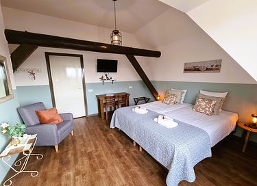 Chambre confortable avec salle de bain privée et vue - 7