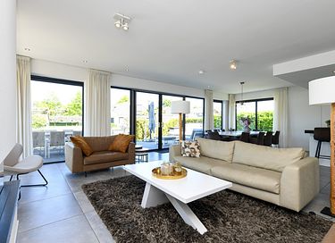Luxury villa right on the water with wellness - 5