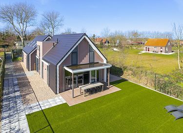 Grote vakantievilla met jacuzzi vlakbij zee - 1