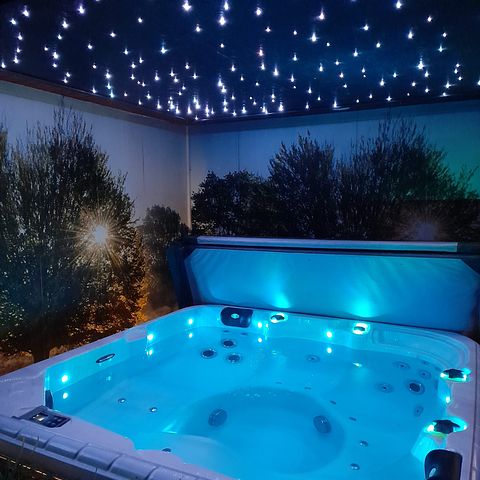 Chalet with private jacuzzi and sauna - 4
