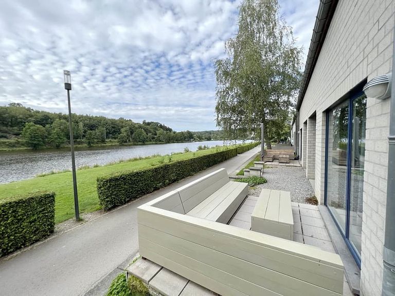 Vakantiehuis met uitzicht over een meer - 1
