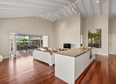 Tropische villa met grote tuin en zwembad - 11