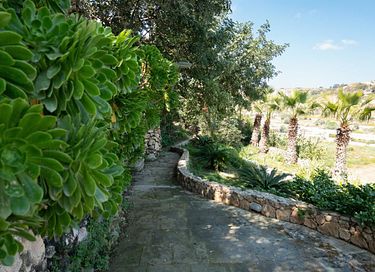 Villa with pool and hot tub in Malta - 21