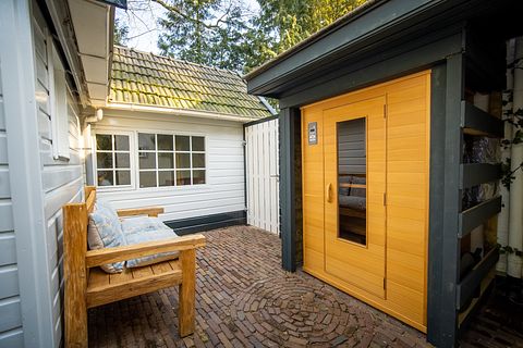 Nature cottage with private sauna in Laren - 3