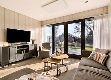 Modern house with bath close to the sea - 4