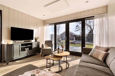 Modern house with bath close to the sea - 4
