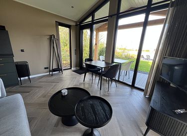 Stijlvol huisje aan het water met hottub - 6