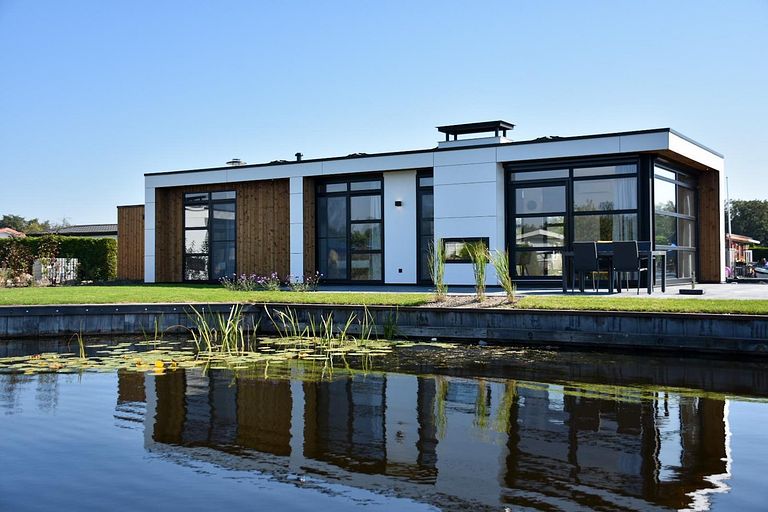 Holiday home (6p) right by the water - 1