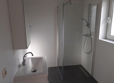 Mooi vakantiehuis direct aan het water - 11