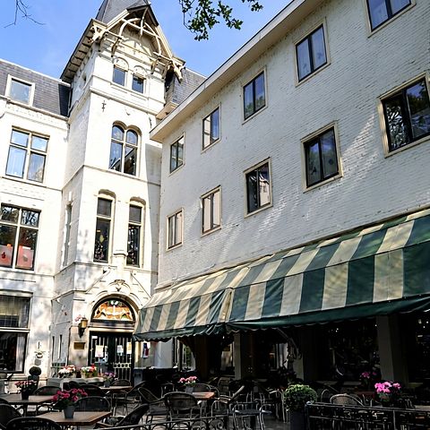 Un hôtel classique à la frontière entre la ville et la nature - 2
