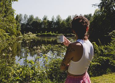 Tiny House aan een vijver in de Franse natuur - 2