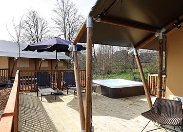 Safarizelt mit Jacuzzi in schönem Ferienpark - 12
