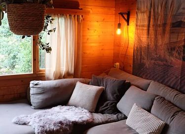 Maison dans la forêt en bois avec jardin spacieux - 7