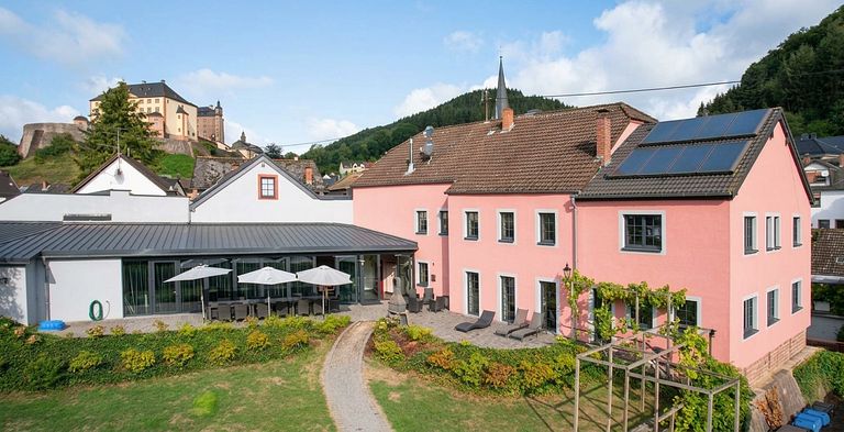Amplia casa para grupos con zona de bienestar en el Eifel - 1