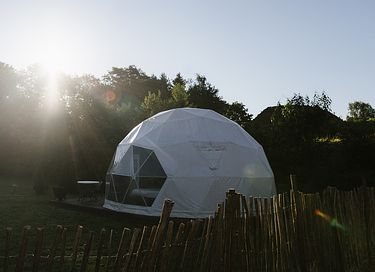 Glamping tent with bathroom and kitchen near forest - 21