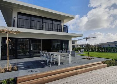 Unique 8-person villa on the waterfront - 26