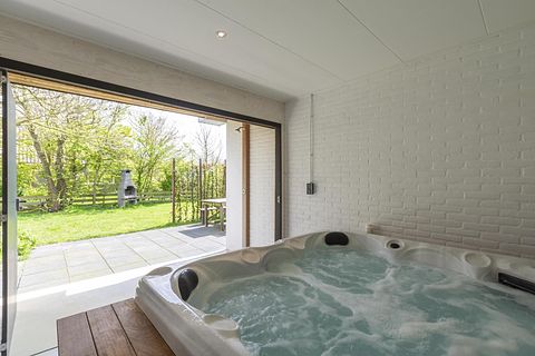 Logement de vacances avec jacuzzi intérieur au bord de la mer - 3