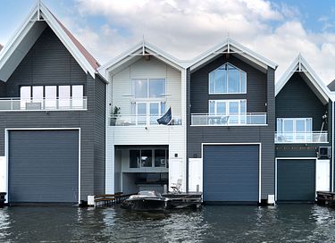 Overnachten in een studio boven het water