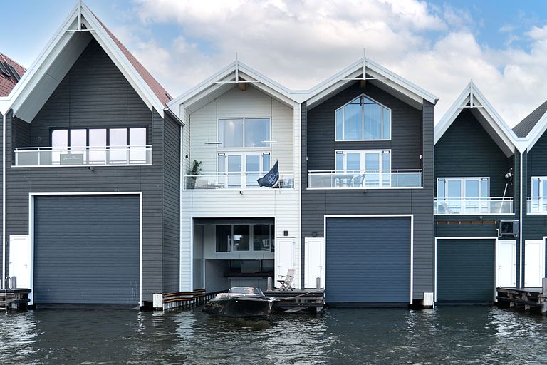 Getaway in a studio over the water - 1