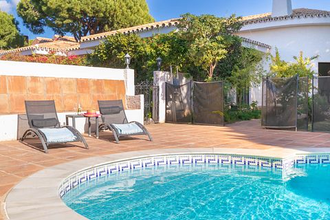 Large holiday home with private pool and garden - 5