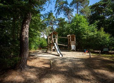 Blokhut midden in het bos op leuke camping - 15