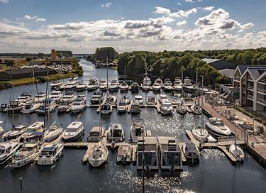 Wohnung an einem Hafen in Zeeland