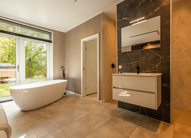 Wellness-Hütte mit Sauna und Whirlpool im Wald - 5