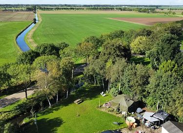 Einzigartiges Glamping Armeezelt mit Whirlpool und Ofen - 2