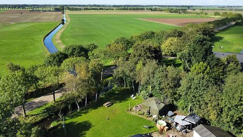 Einzigartiges Glamping Armeezelt mit Whirlpool und Ofen - 2