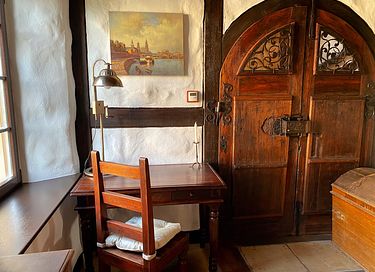 Bâtiment historique avec chambre à thème médiéval - 7