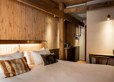 Unique Amsterdam hotel in an old wood shop - 4