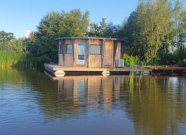 Zelfvoorzienend huisje met sloep - 20