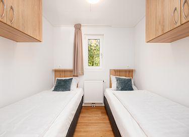 Designer cabin overlooking a river - 6