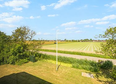 Hübsches Familienhaus mit Alkovenbett und Bällebad - 60