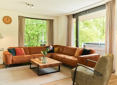 Luxury holiday home with private hot tub - 4