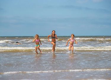 Spacious villa with sauna and hot tub on Texel - 23
