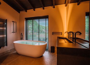 Luxe Wellnessvilla met Jacuzzi en Sauna - 13