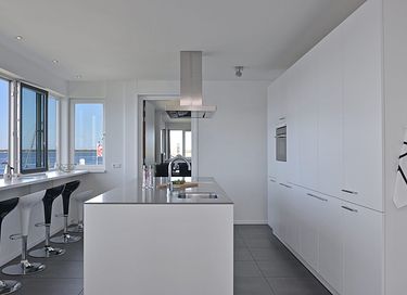 Vakantiewonin met sauna en zicht op het water - 14