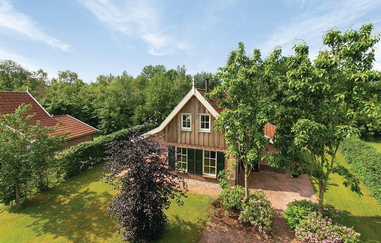 Familiehuis met grote tuin en sauna - 1