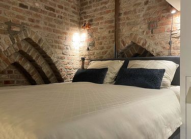 Overnachten in een luxe kerktoren vol kunst - 2