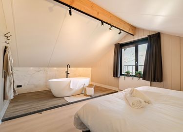 Modern house with bath close to the sea - 23