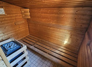 Grande maison en bois dans la forêt avec sauna privé - 17
