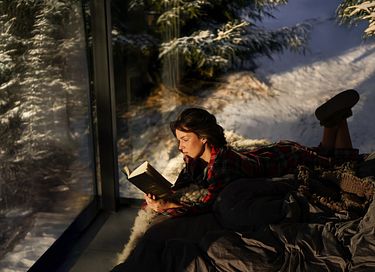 Breathtaking mirror house in Norway - 24