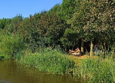 Schlafen in einem echten Tipi am Wasser - 12